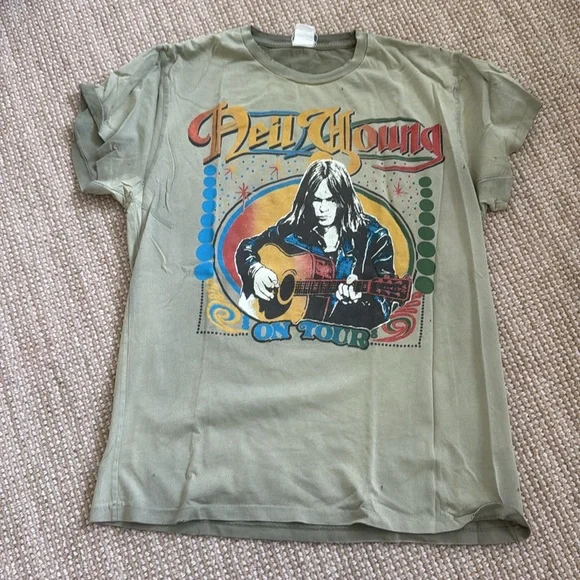 Madeworn Tshirt - Picture 2 of 4